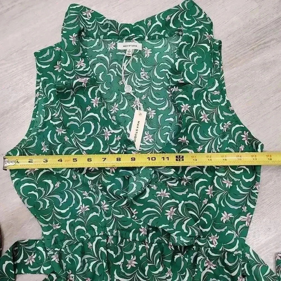 Max Studio Women's Floral Print Tie Front Ruffled Top Green Size Small - Picture 5 of 8